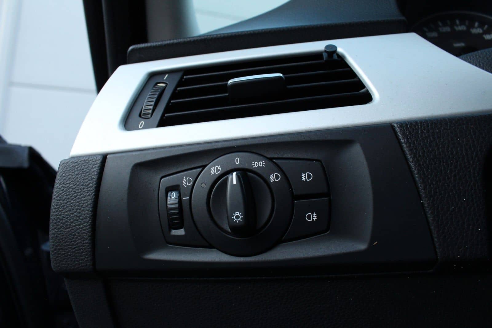 BMW 318i E90*M-Sportpaket Edtion/Unikat/Carplay/BRD* – Foto 40