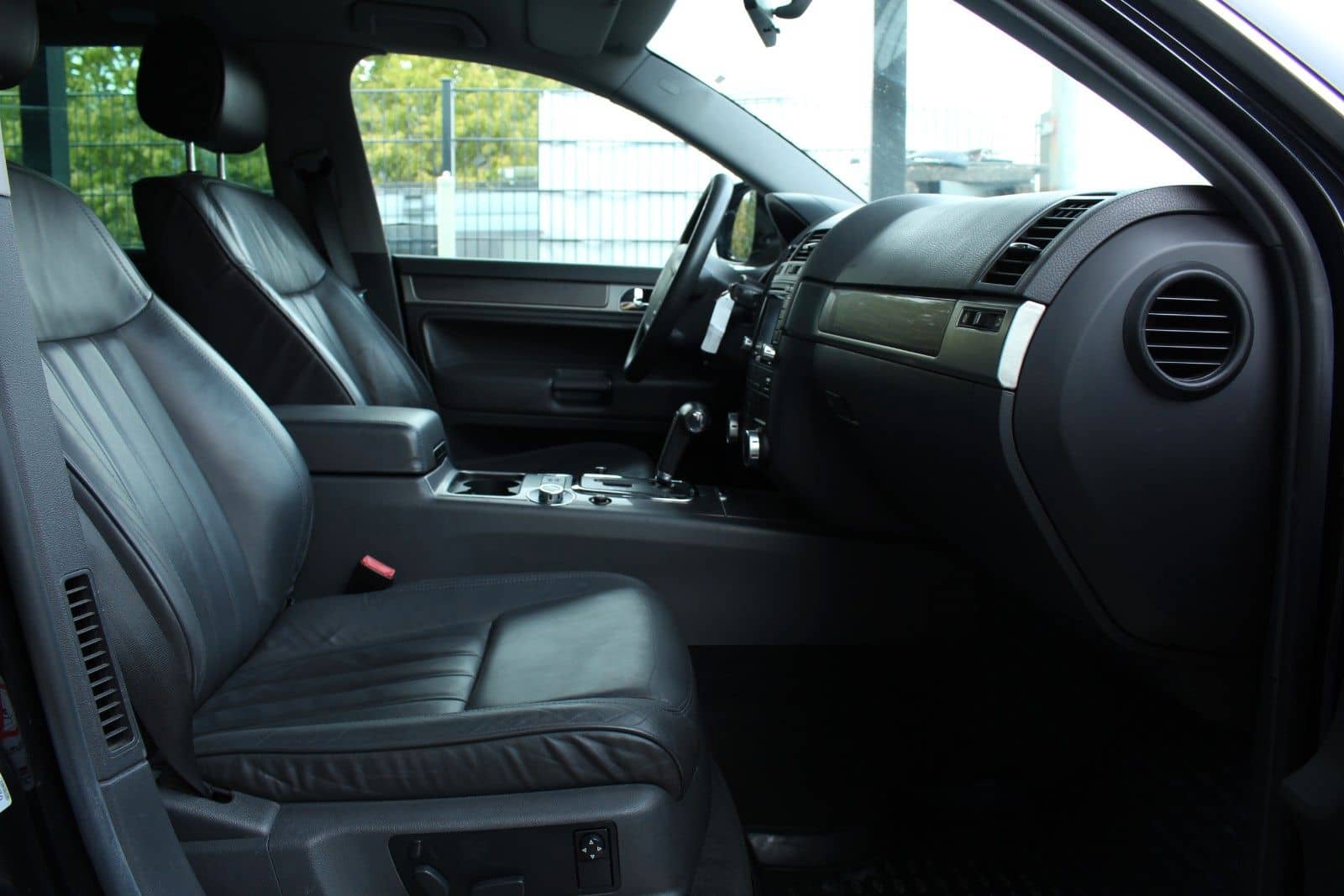VW Touareg V6 TDI*R-Line/AHK/Total Black/Traum!BRD – Foto 5