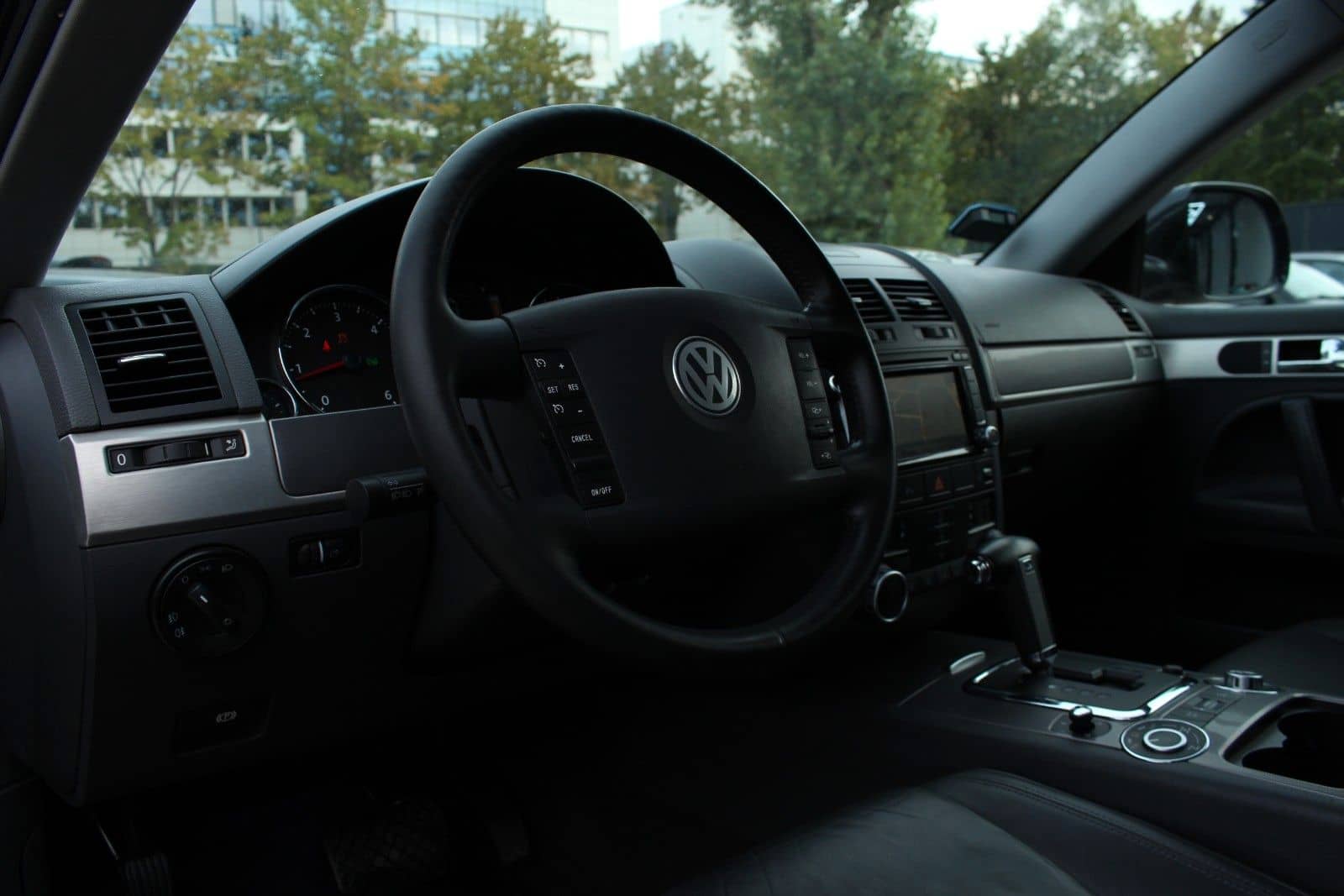 VW Touareg V6 TDI*R-Line/AHK/Total Black/Traum!BRD – Foto 9