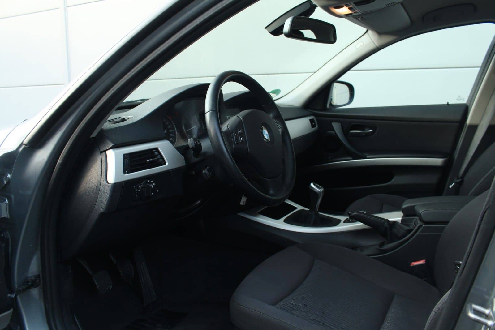 BMW 318i E90*M-Sportpaket/Navi/Traumoptik/Unikat* – Foto 25