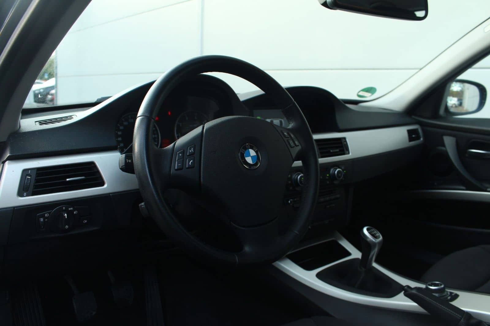 BMW 318i E90*M-Sportpaket/Navi/Traumoptik/Unikat* – Foto 26