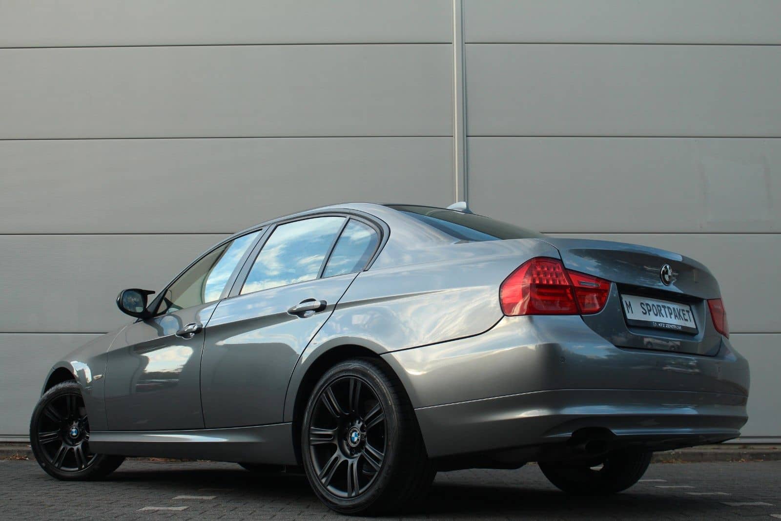 BMW 318i E90*M-Sportpaket/Navi/Traumoptik/Unikat* – Foto 32
