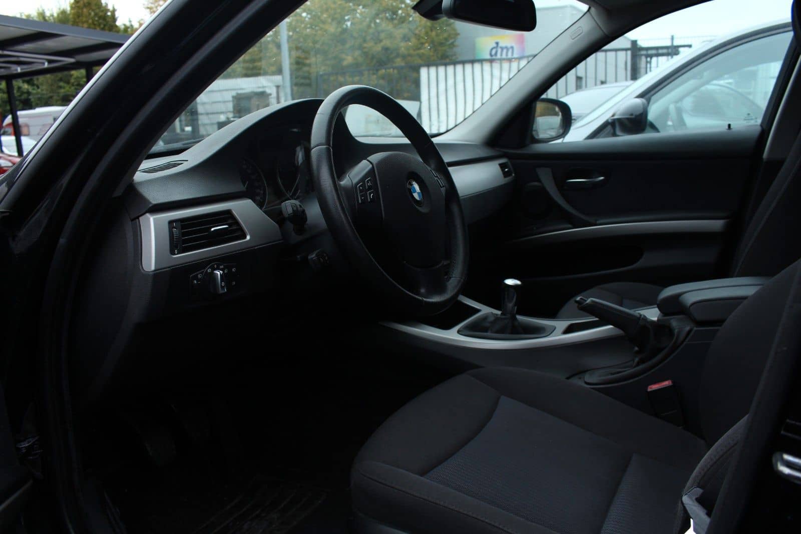 BMW 318i E90*M-Sport Black Edition/Navi/Kamera/Traum – Foto 27