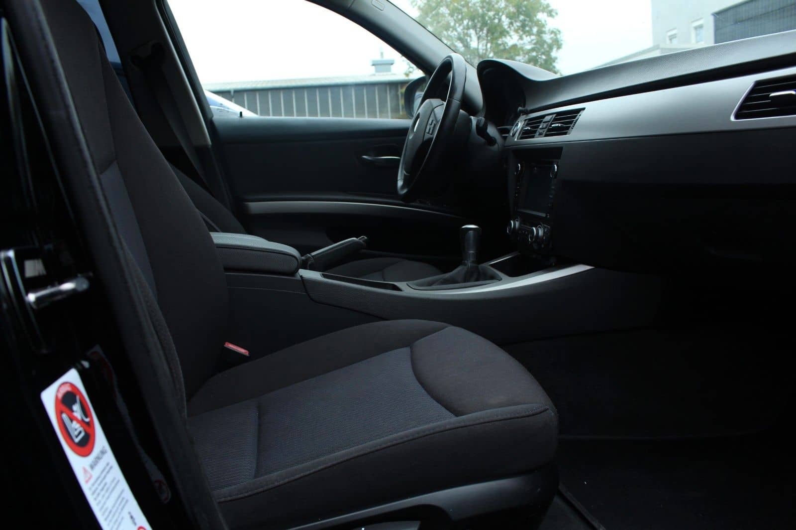 BMW 318i E90*M-Sport Black Edition/Navi/Kamera/Traum – Foto 36