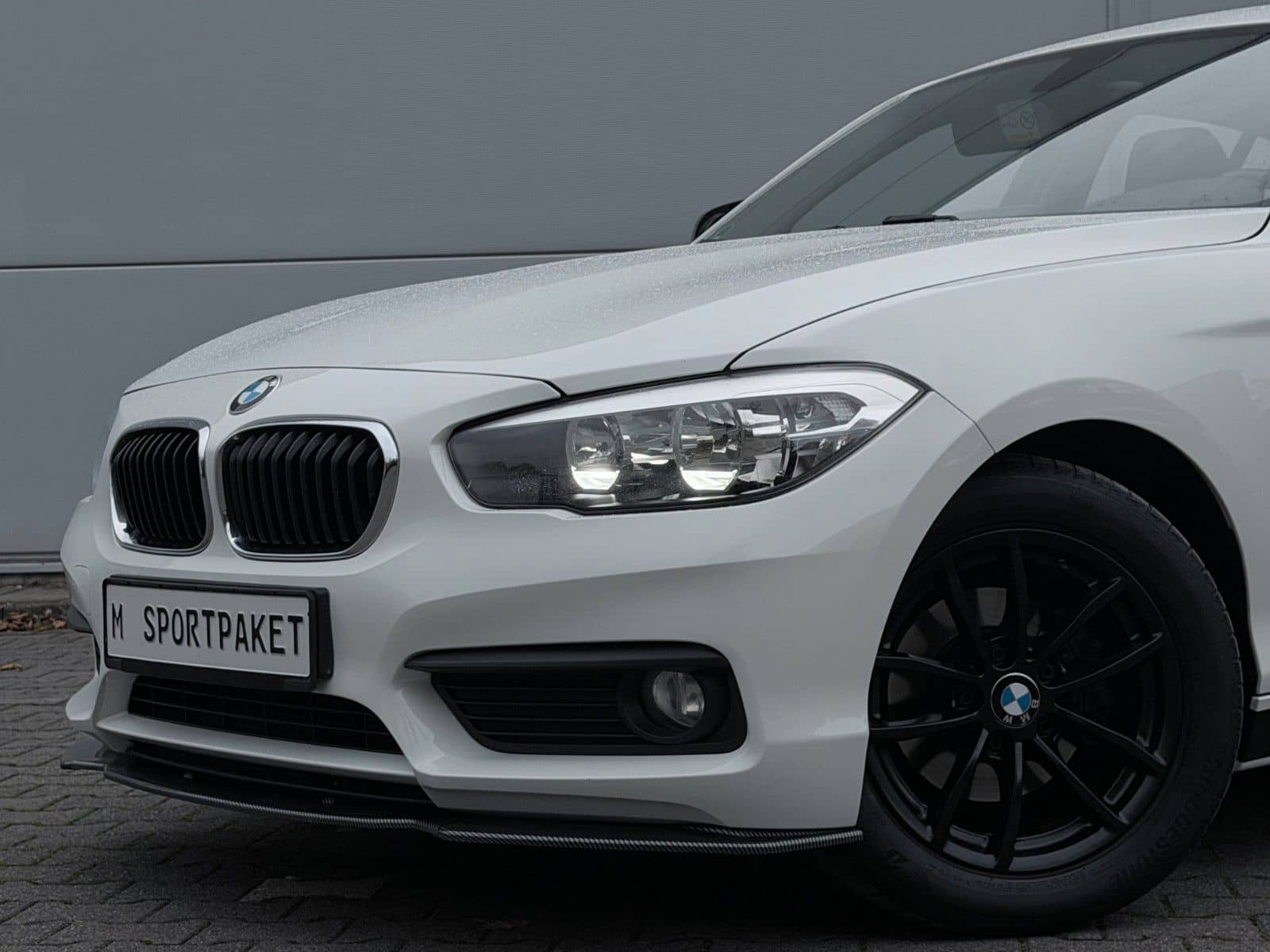BMW 118i Aut.*M-Sportpaket/White& Black/Traumhaft* – Foto 1