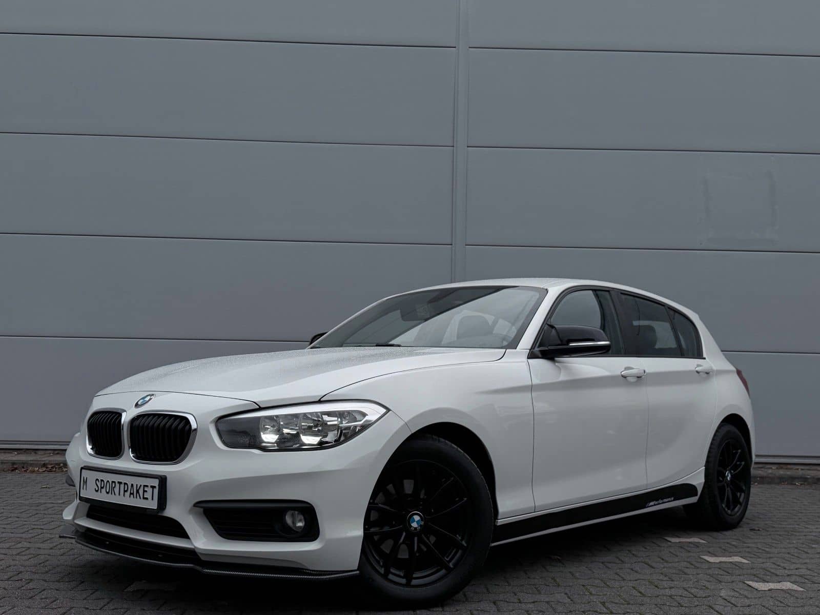 BMW 118i Aut.*M-Sportpaket/White& Black/Traumhaft* – Foto 2
