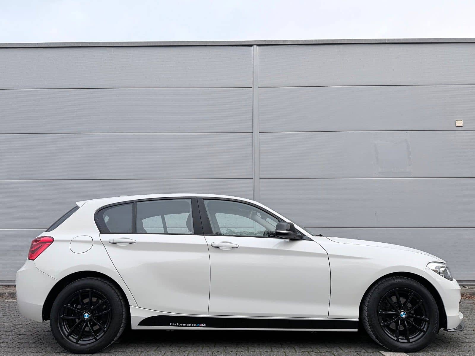 BMW 118i Aut.*M-Sportpaket/White& Black/Traumhaft* – Foto 18