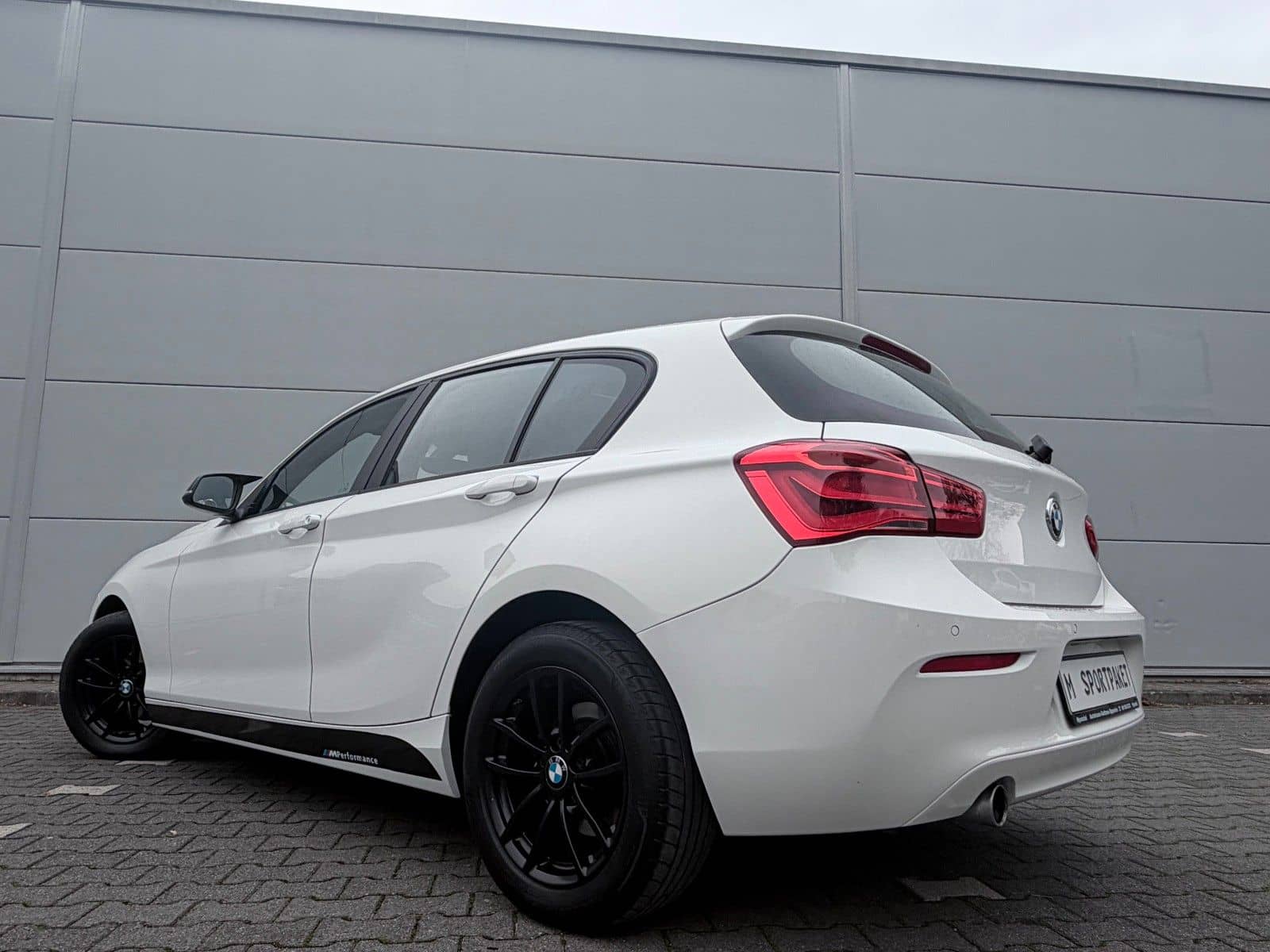 BMW 118i Aut.*M-Sportpaket/White& Black/Traumhaft* – Foto 29