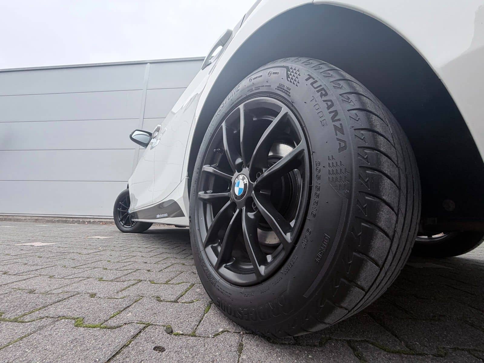BMW 118i Aut.*M-Sportpaket/White& Black/Traumhaft* – Foto 31