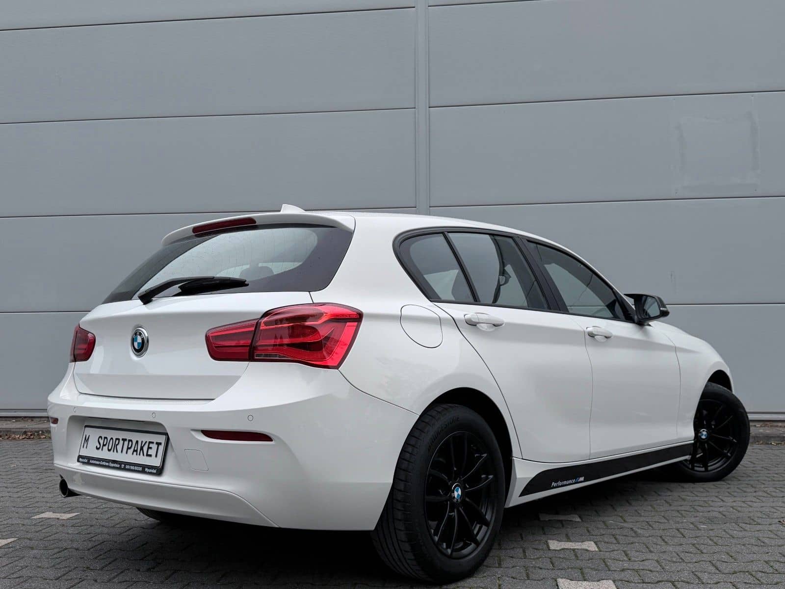 BMW 118i Aut.*M-Sportpaket/White& Black/Traumhaft* – Foto 32