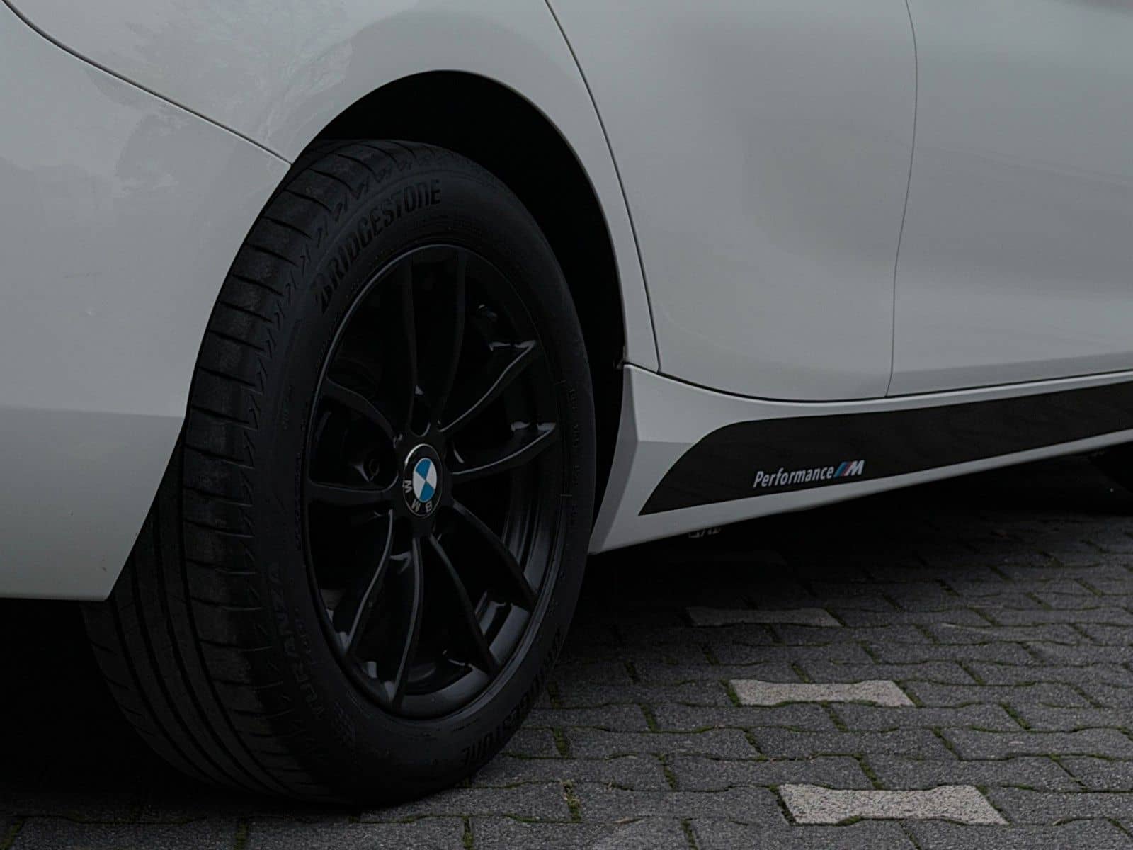 BMW 118i Aut.*M-Sportpaket/White& Black/Traumhaft* – Foto 33