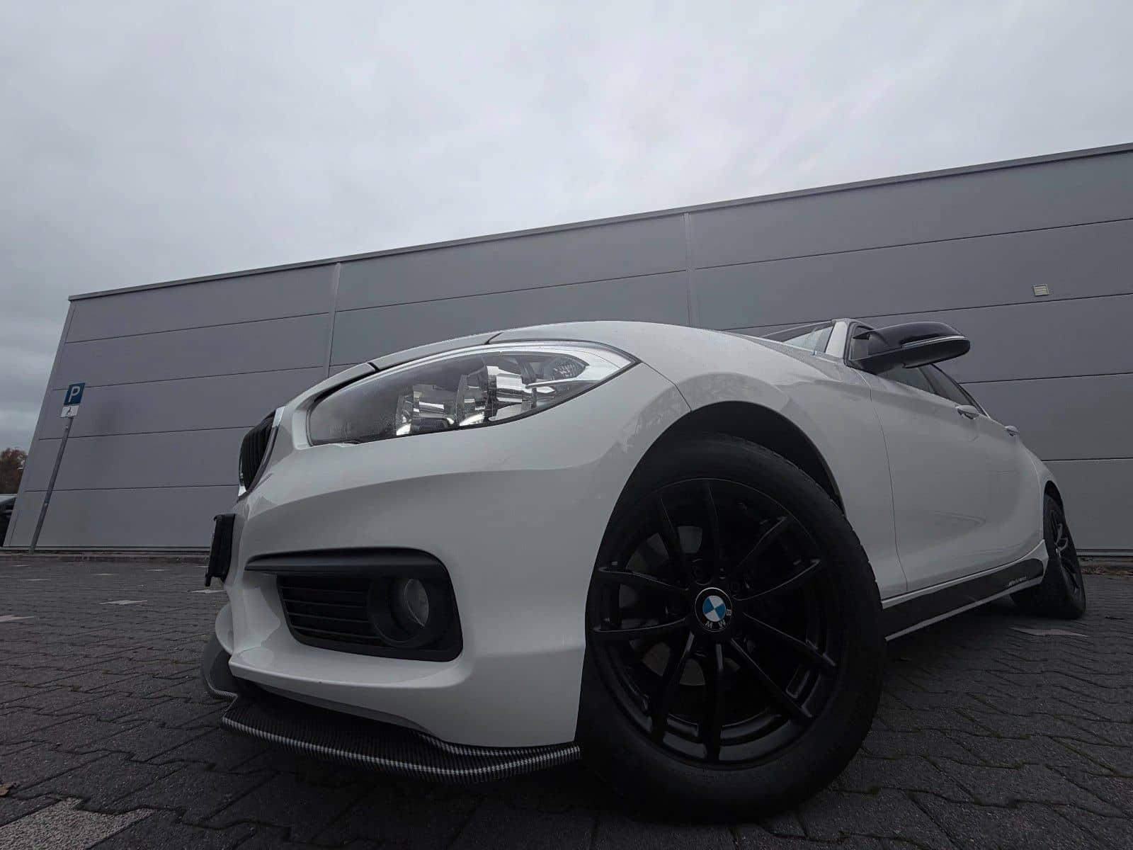 BMW 118i Aut.*M-Sportpaket/White& Black/Traumhaft* – Foto 7