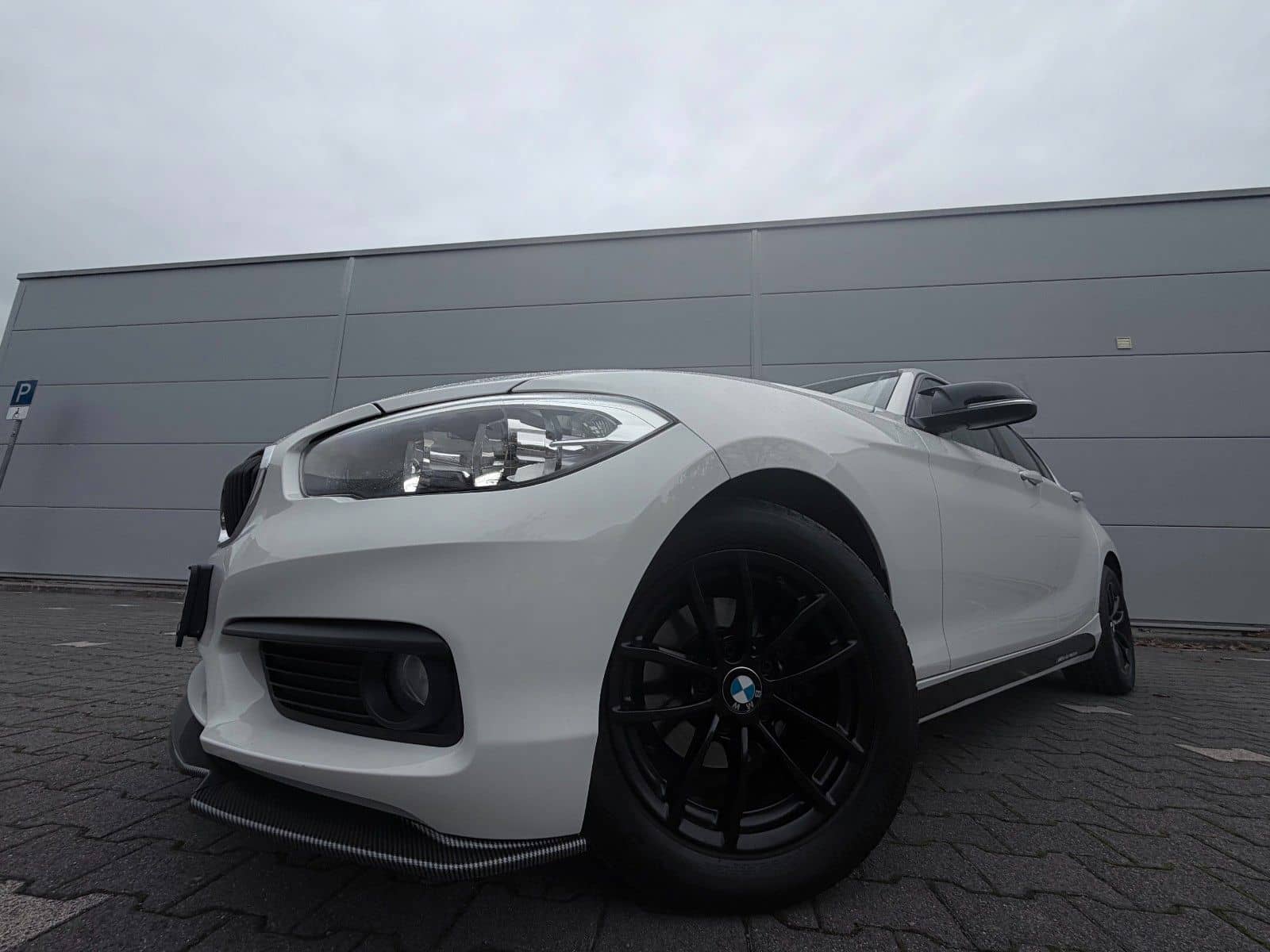 BMW 118i Aut.*M-Sportpaket/White& Black/Traumhaft* – Foto 8