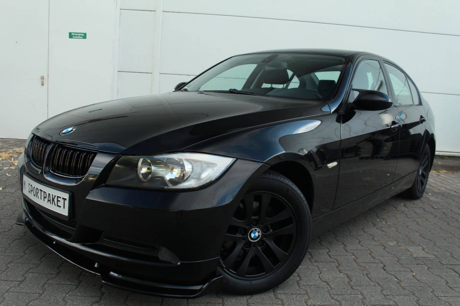 BMW 318i E90*M-Sport Black Edition/ 4K Carplay/Traum – Foto 3