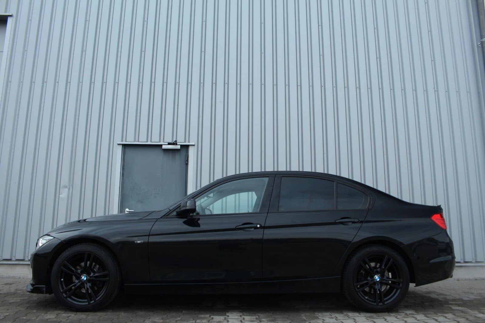 BMW 316i F30*M-Sport Black Edition/Traumoptik/BRD* – Foto 8